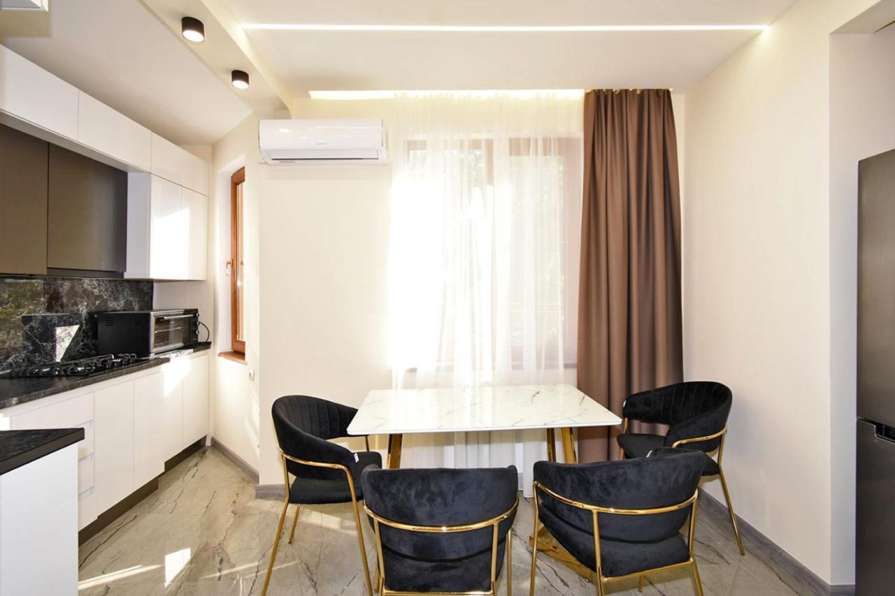 Art Apart 10 Yerevan Ngoại thất bức ảnh